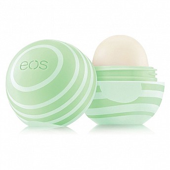 EOS Lip Balm - אי או אס שפתון לחות בטעם מלפפון מלון - בבית EOS