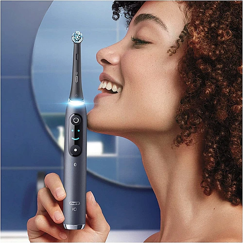 אורל בי iO9 מברשת שיניים חשמלית צבע שחור - מבית Oral B