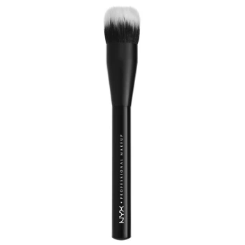 ניקס מברשת איפור ⁦PRO DUAL FIBER FOUNDATION BRUSH⁩ בתכולת 1 יחידה